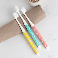 CEPILLOS DE DIENTES DE DIBUJOS ANIMADOS (PACK X 3)