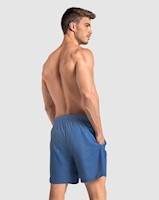 Bermuda playera masculina con práctico bolsillo al lado derecho