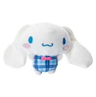 Peluche Cinnamoroll Sanrio con chompa a cuadros