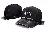 GORRA ARMANI EXCHANGE / COLOR: NEGRO-BLANCO