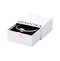 Pulsera de plata Pandora Moments con broche de corazón
