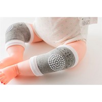 Protector de rodilla gris para bebe