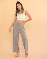 Pantalón tipo cargo con elástico en cintura ajustable