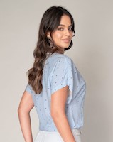 Blusa estampada de manga corta y cuello camisero