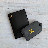 Set de Viaje: Funda para Pasaporte y Tag de Maleta en Cuero Vegano Negro