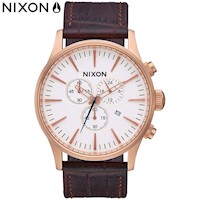 Reloj Nixon Sentry A4052459 Fecha Cronómetro Correa de Cuero Marrón Dial Blanco