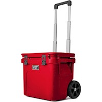 YETI Roadie 32 Cooler Con Ruedas Y Mango Retráctil | Rojo