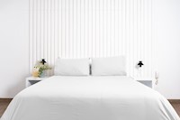PLUMÓN HIPOALERGÉNICO BLANCO 600 HILOS + SET DE SÁBANAS COBITEX 100% ALGODÓN