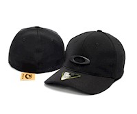 GORRA OAKLEY TINCAN CAP / COLOR: NEGRO