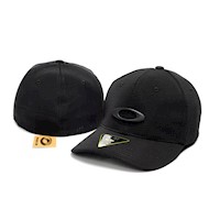 GORRA OAKLEY TINCAN CAP / COLOR: NEGRO