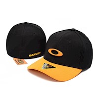 GORRA OAKLEY TICAN CAP / COLOR: NEGRO CON AMARILLO