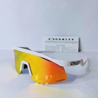 LENTES DE SOL OAKLEY HYDRA OO9229 / COLOR: BLANCO Y NARANJA