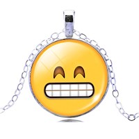 Collar redondo diseño emoji sonriente