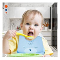 Babador Moderno de Silicona Infantil con Carita Celeste