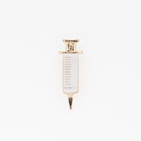Pin Médico de Metal KAMED Diseño Jeringa