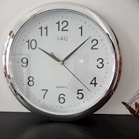 Reloj de pared redondo plateado analogico 25cm Diametro