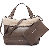 BOLSA CROSSBODY CALVIN KLEIN ESTELLE NOVELTY CON BOLSILLOS Y CORREA AJUSTABLE