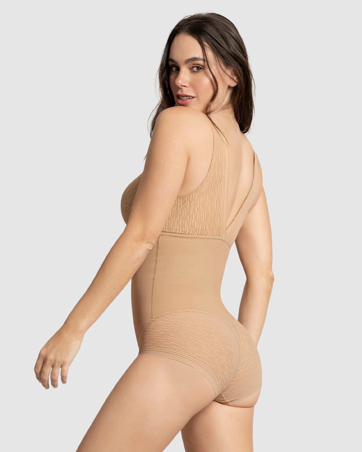Faja tipo body con bralette incorporado control de abdomen