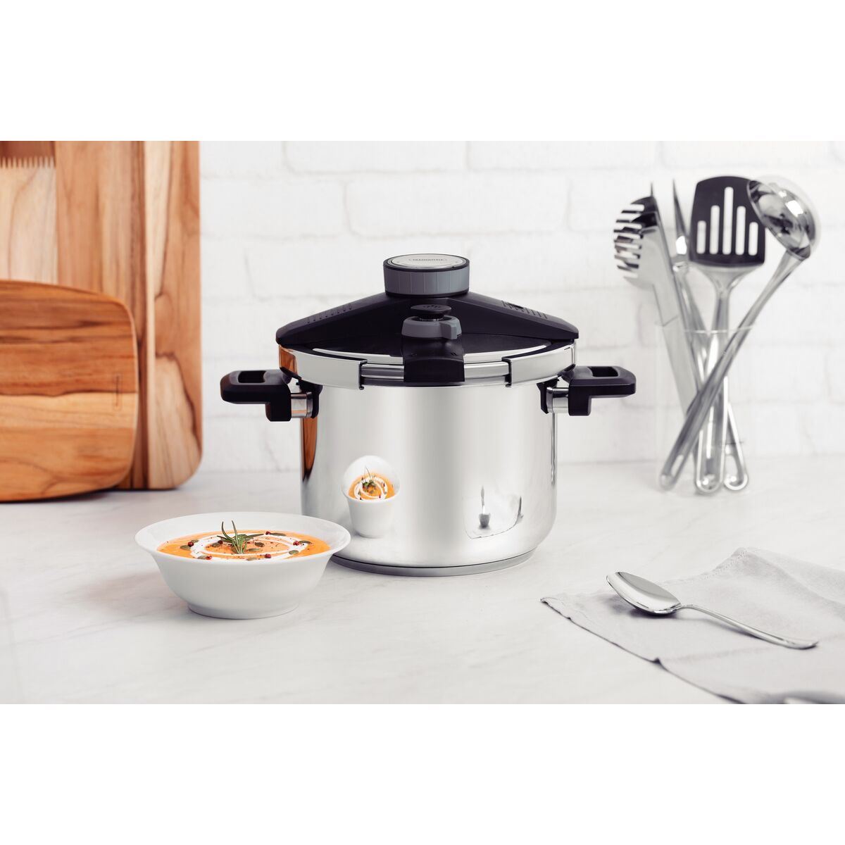 Olla a presión Tramontina Presto fondo triple 22 cm 6L 62518220