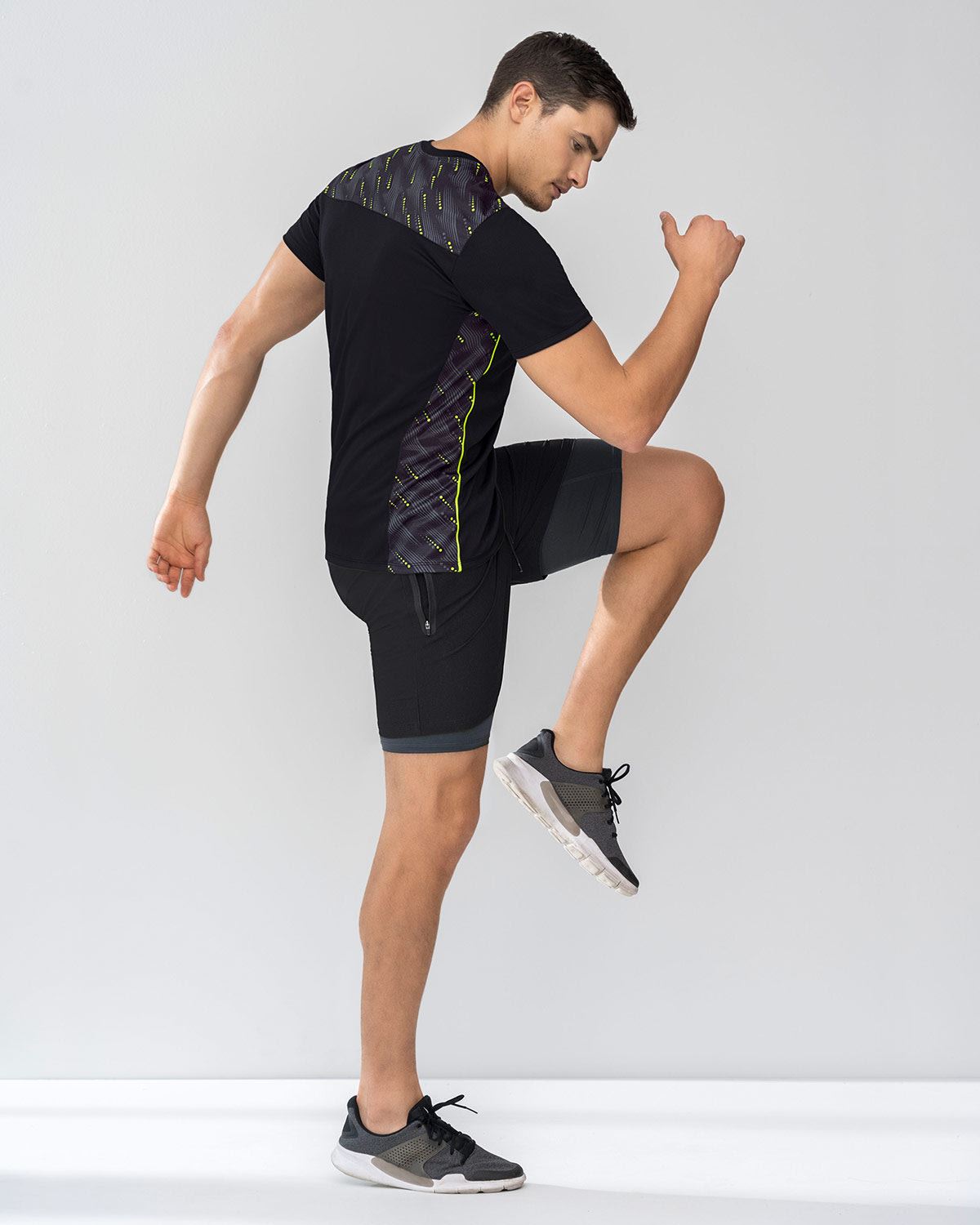 Short deportivo con bolsillo lateral con bóxer interno