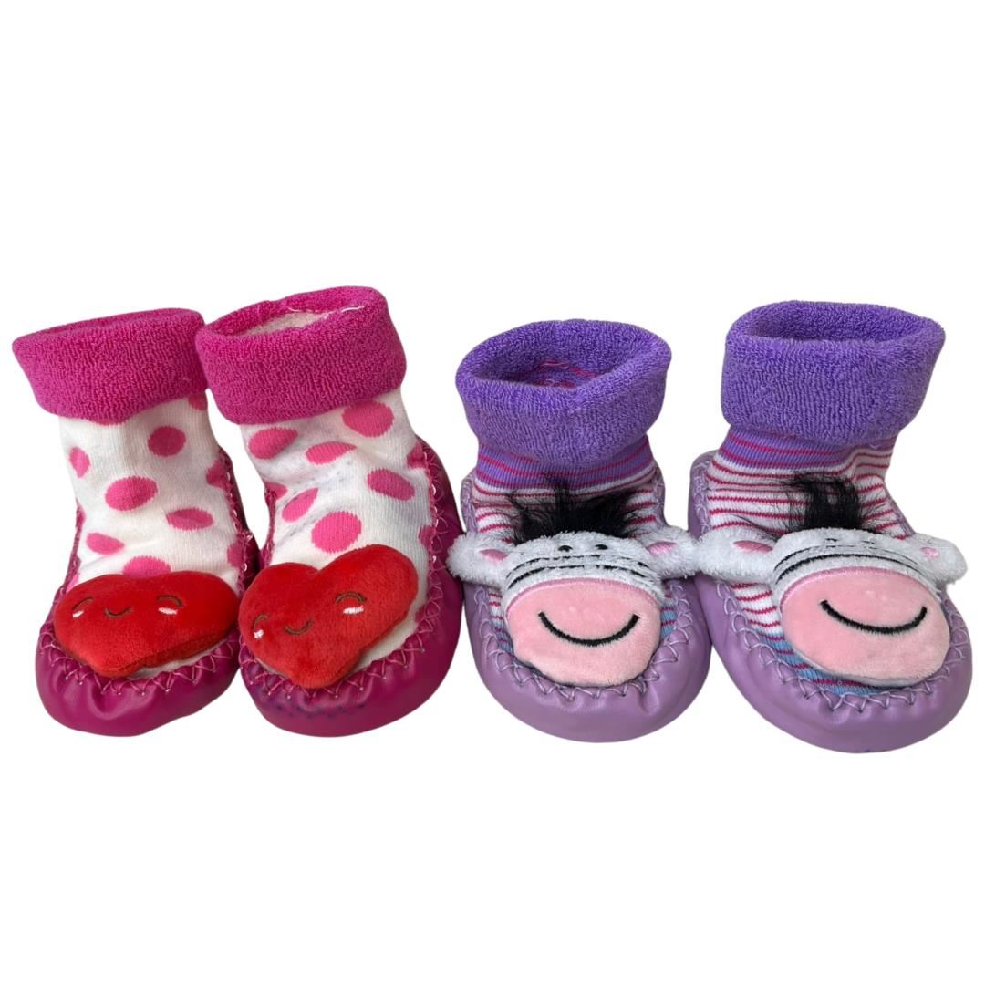 Pack x2 Zapamedias Bebé Antideslizantes con muñequito y sonaja