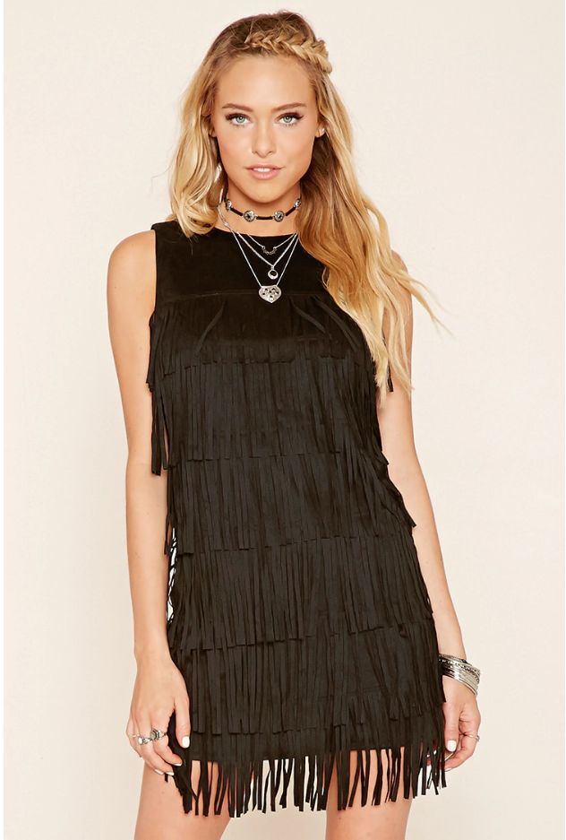 Vestido Negro con Flecos – Estilo Boho Chic