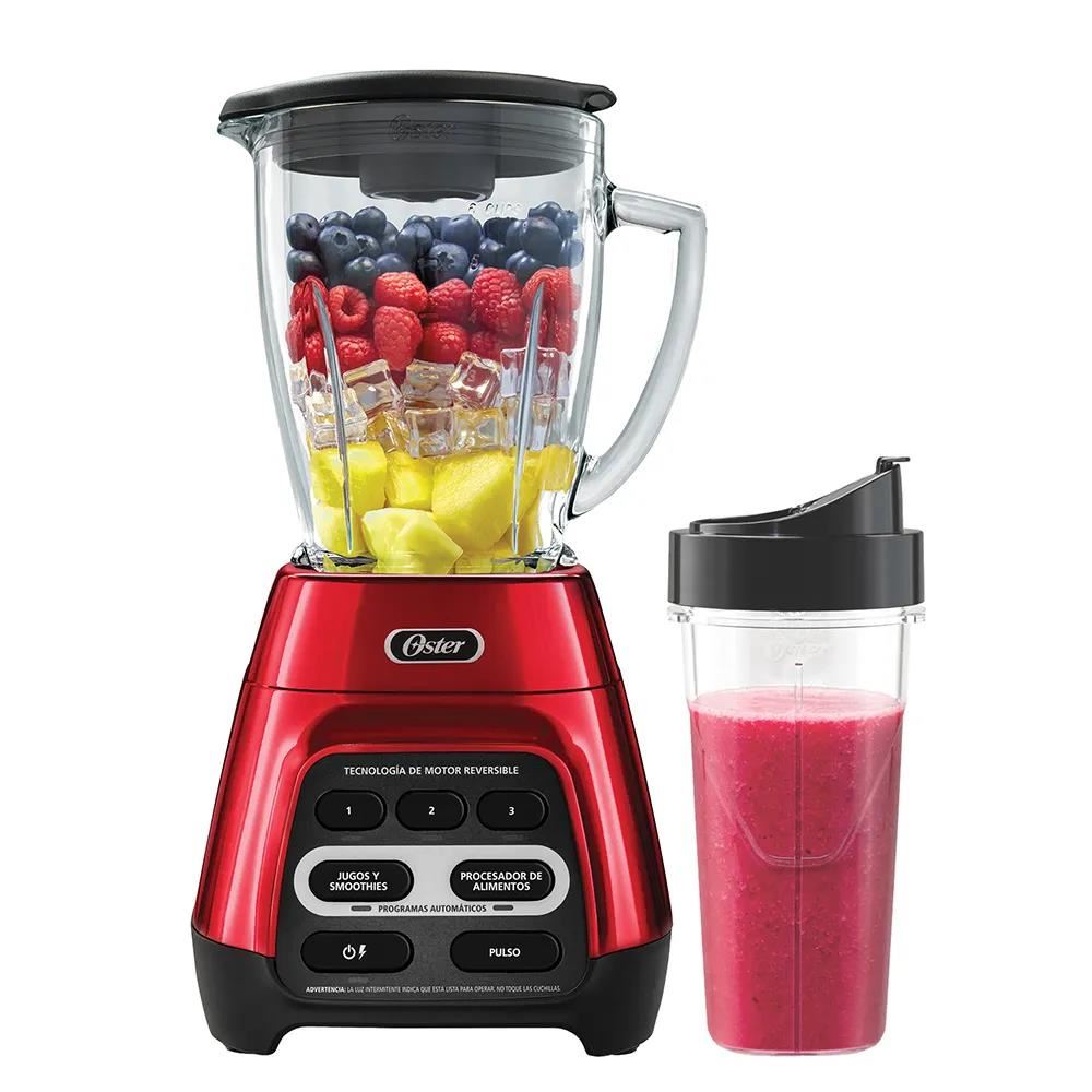 Licuadora Oster® roja con programas automáticos, tecnología reversible y vaso Blend-N-Go BLSTPYG1310RBG