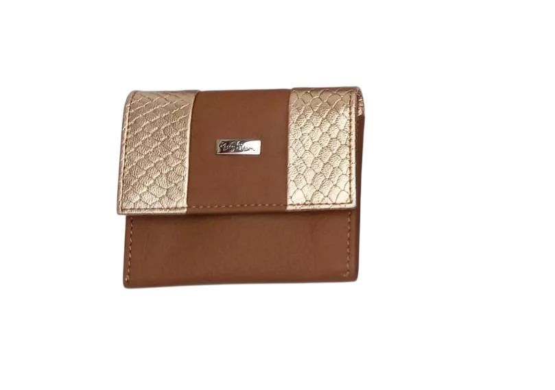 Monedero de cuero con broche