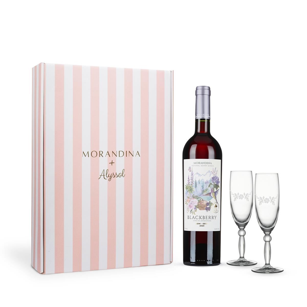 Set Berry Woman Morandina - Vino Blackberry semi seco bot 750ml + 2 copas