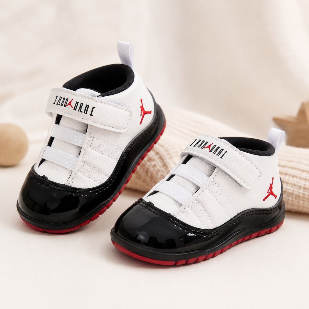 zapatilla de Bebe de 10 a 15 meses blanco con negro