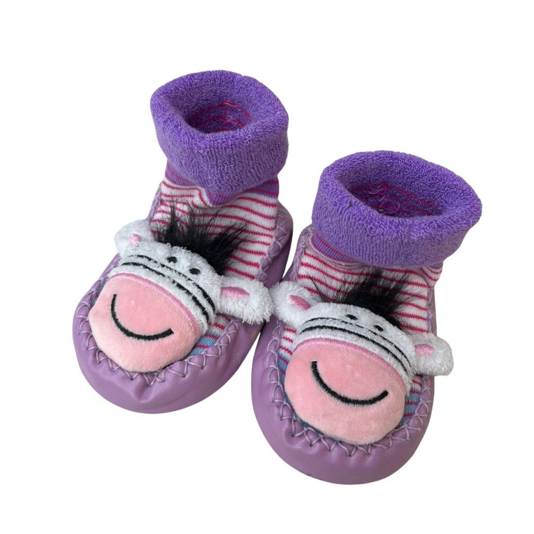 Zapamedias Bebé Antideslizantes con muñequito y sonaja