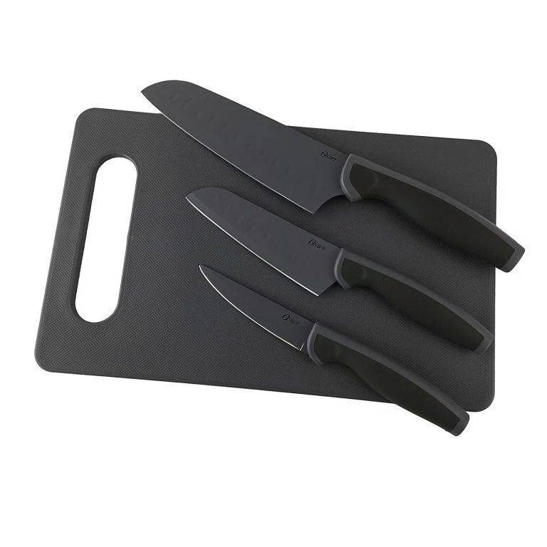 Set de Cocina Oster® 3 Cuchillos + Tabla de Cortar 92287-04