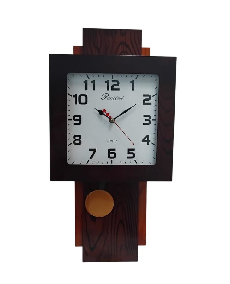 Reloj de pared con péndulo - sala comedor