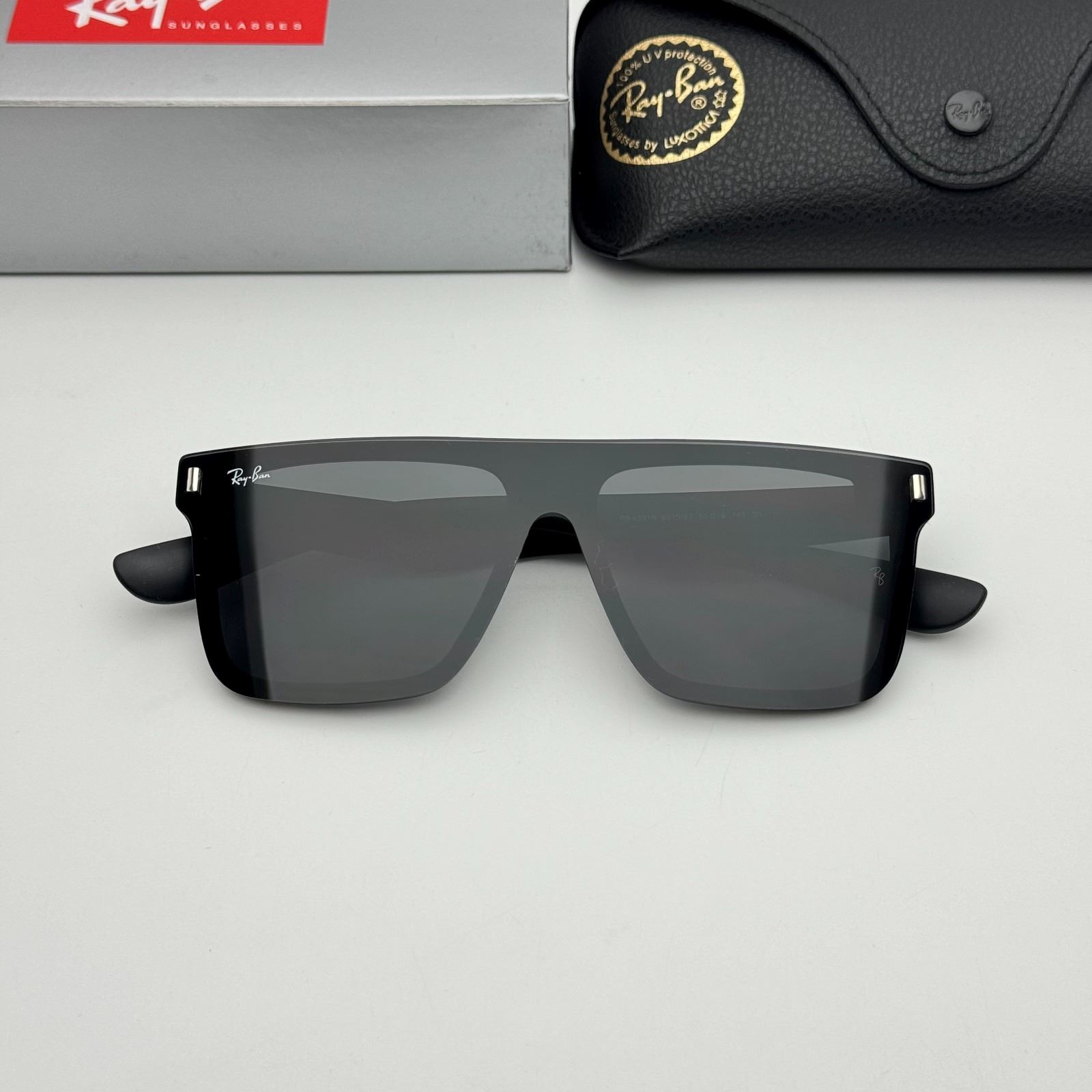 lentes de sol rayban rb4391 rectangular mate 55m negro