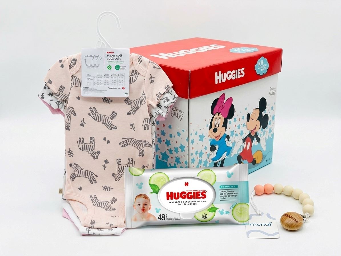 Pack de 3 bodies huggies niña zebra 3 meses + toallitas húmedas 48 unid + portachupón + caja de regalo